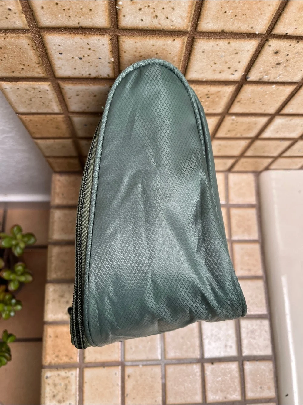 Travelon Hanging Toiletry Bag in Sage Green